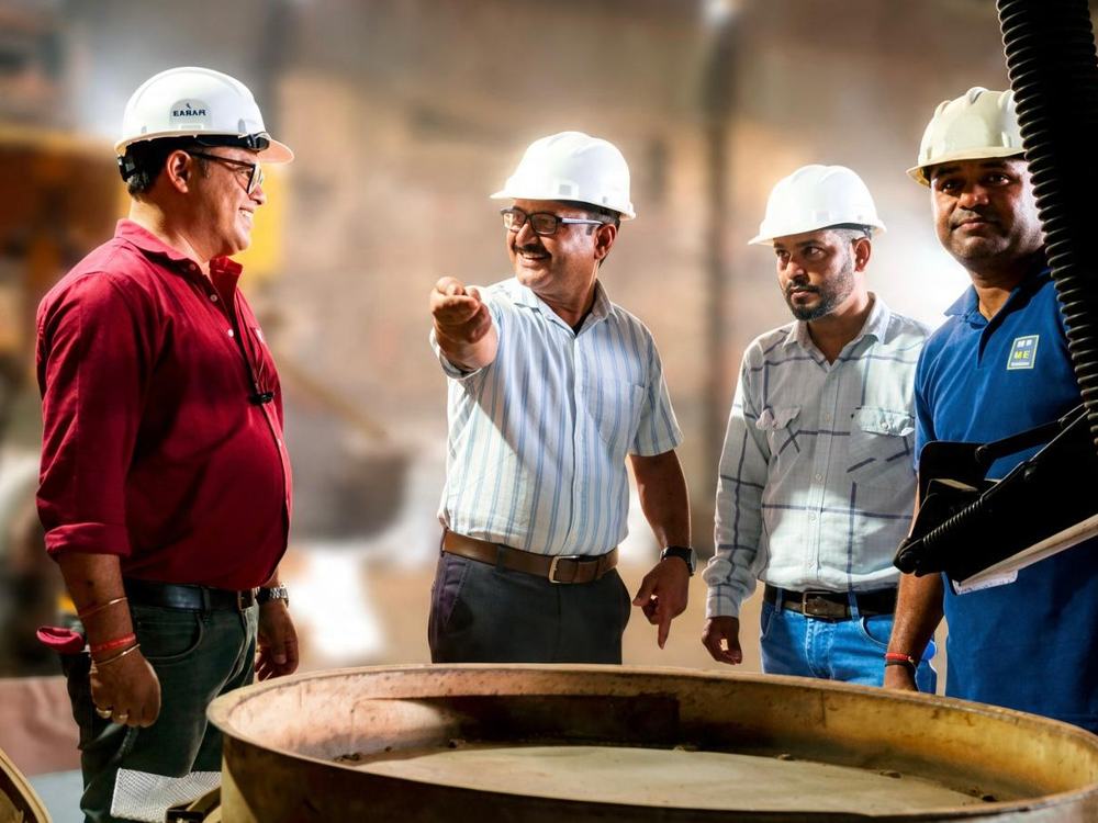4-8 hours every day. That's how much productive time a manual shot blasting booth can lose just recovering and segregating abrasives.